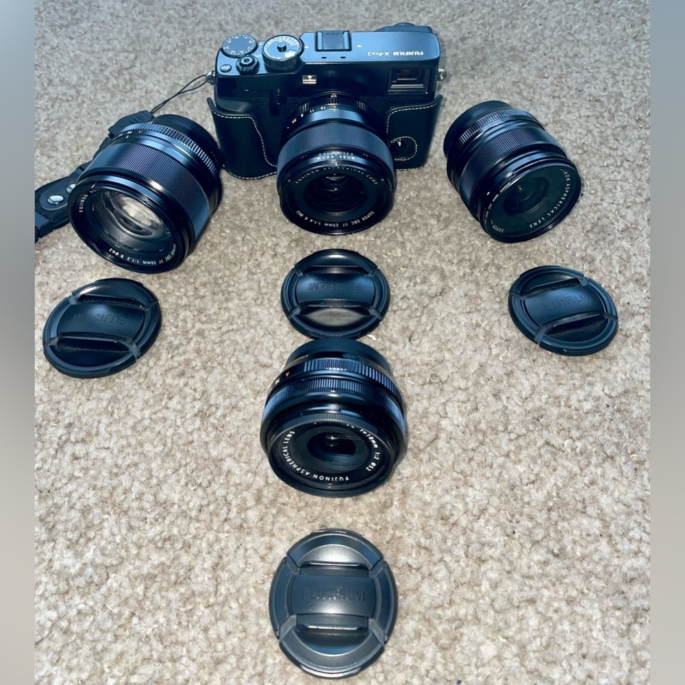 FujiFilm X-Pro 2 With Lens & Batteries